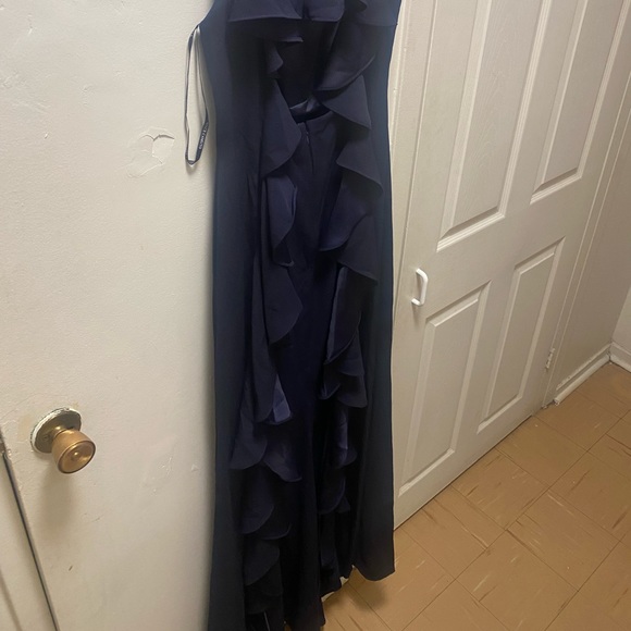 Used like new. Women gown - Picture 5 of 5